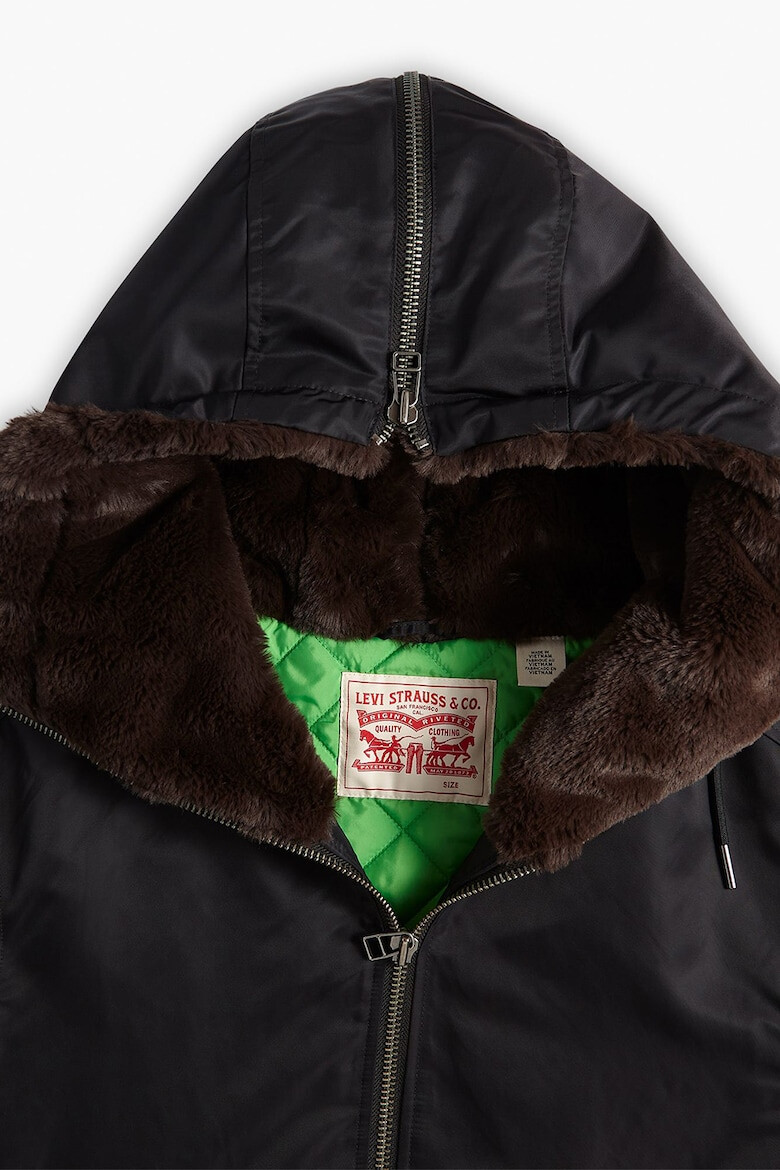 Levis Уголемено зимно яке с качулка - Pepit.bg