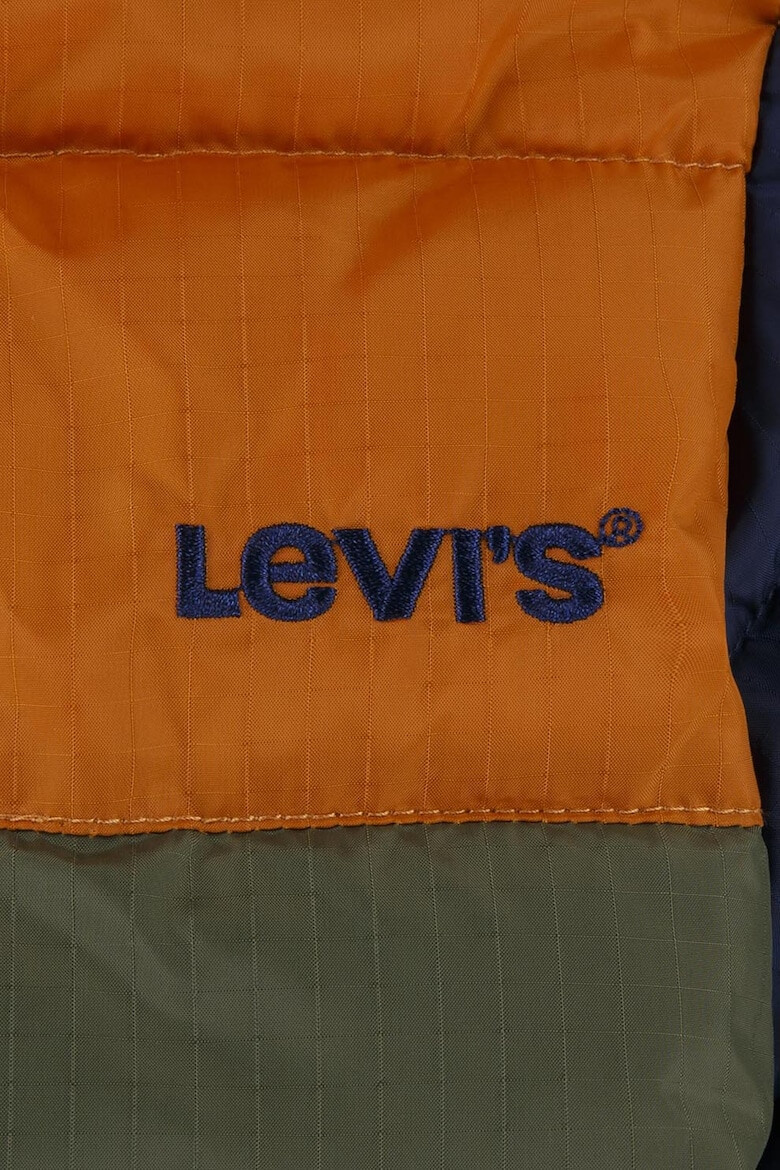 Levi's Зимно яке с качулка и цветен блок - Pepit.bg