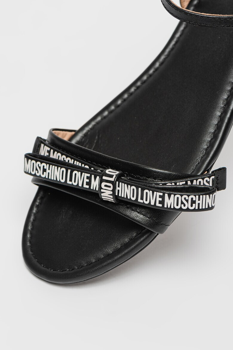Love Moschino Кожени сандали с лого - Pepit.bg