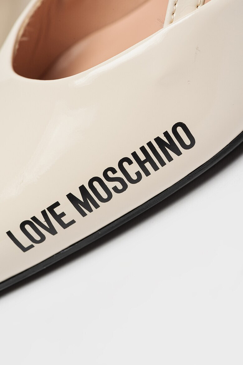 Love Moschino Лачени обувки с остър връх - Pepit.bg