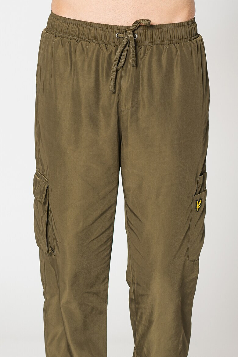 Lyle & Scott Панталон карго с лого - Pepit.bg