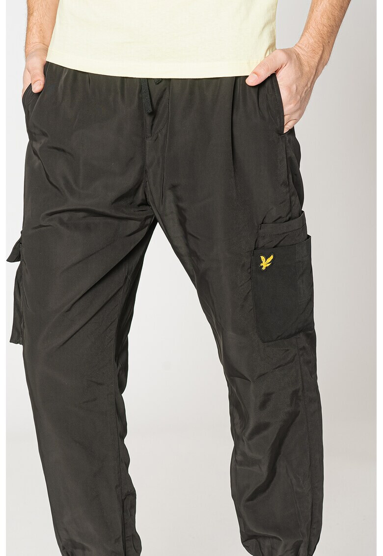 Lyle & Scott Панталон карго с лого - Pepit.bg