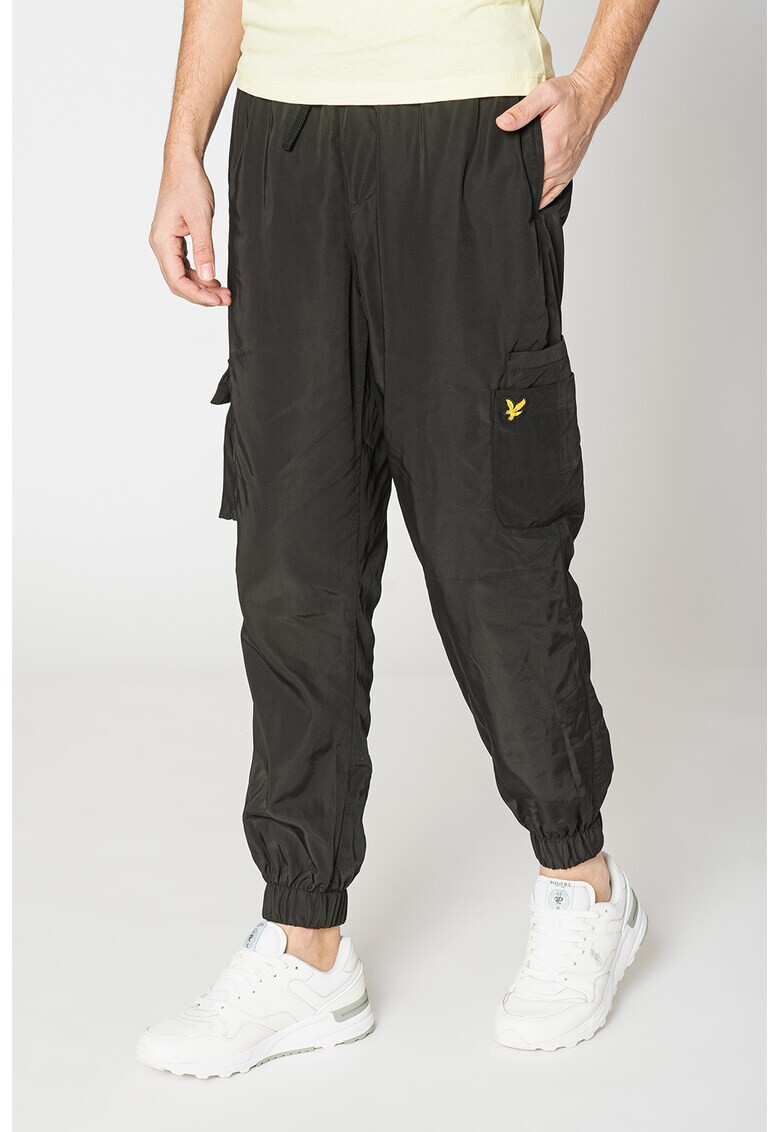 Lyle & Scott Панталон карго с лого - Pepit.bg