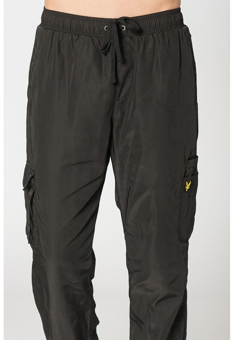 Lyle & Scott Панталон карго с лого - Pepit.bg
