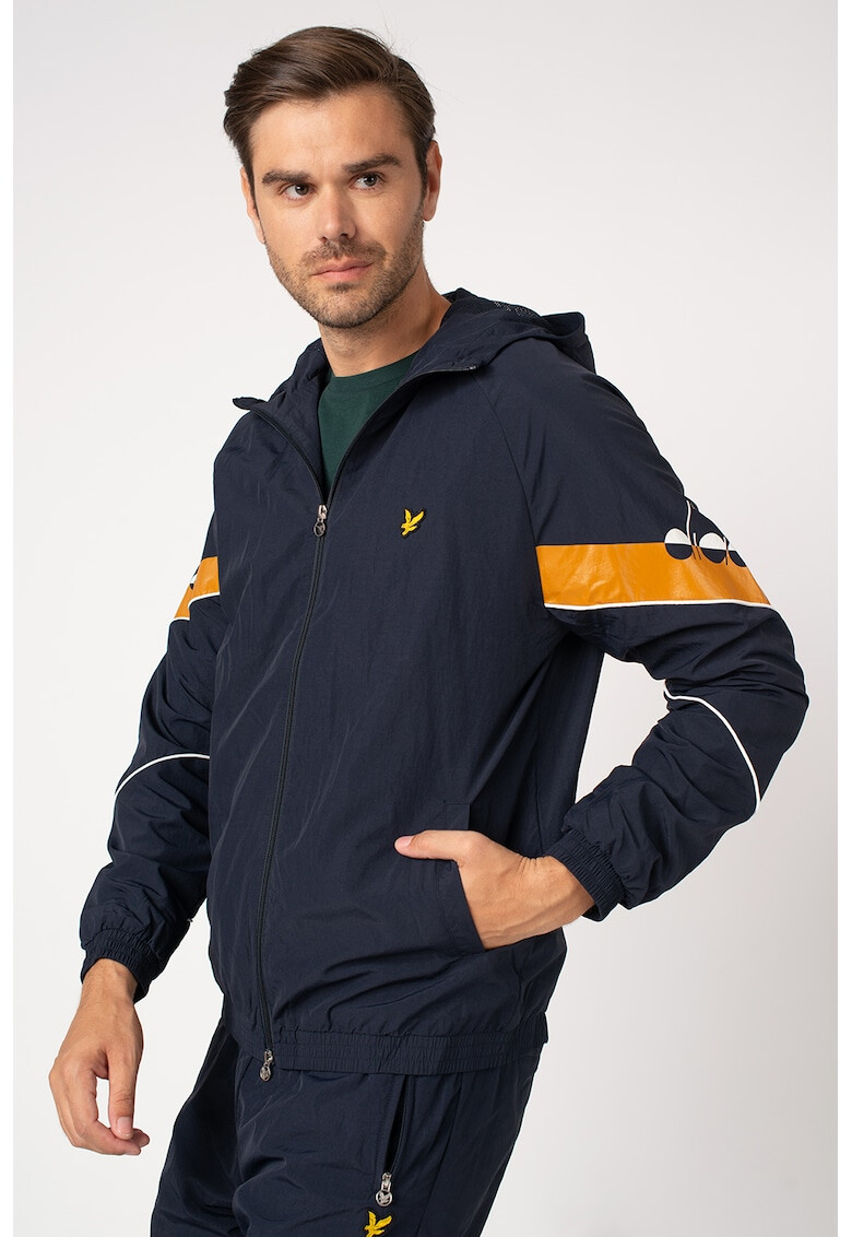 Lyle & Scott Спортно яке с качулка и лого - Pepit.bg