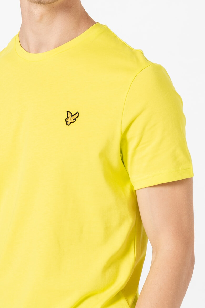 Lyle & Scott Тениска с овално деколте и апликация - Pepit.bg