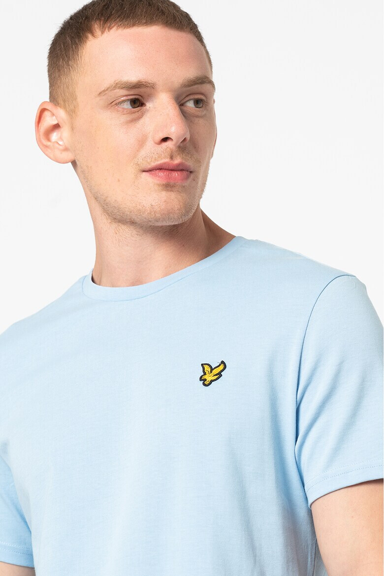 Lyle & Scott Тениска с овално деколте и апликация - Pepit.bg