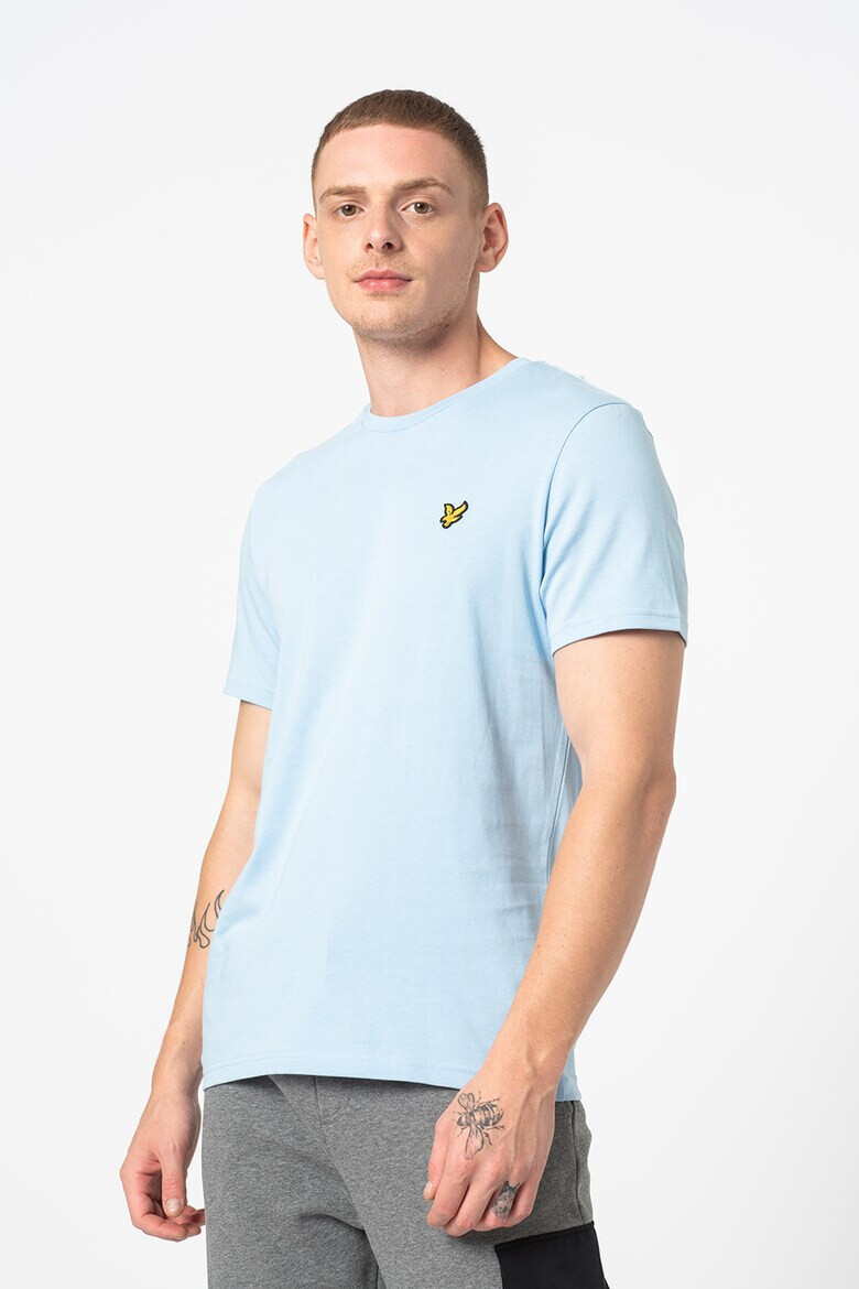 Lyle & Scott Тениска с овално деколте и апликация - Pepit.bg