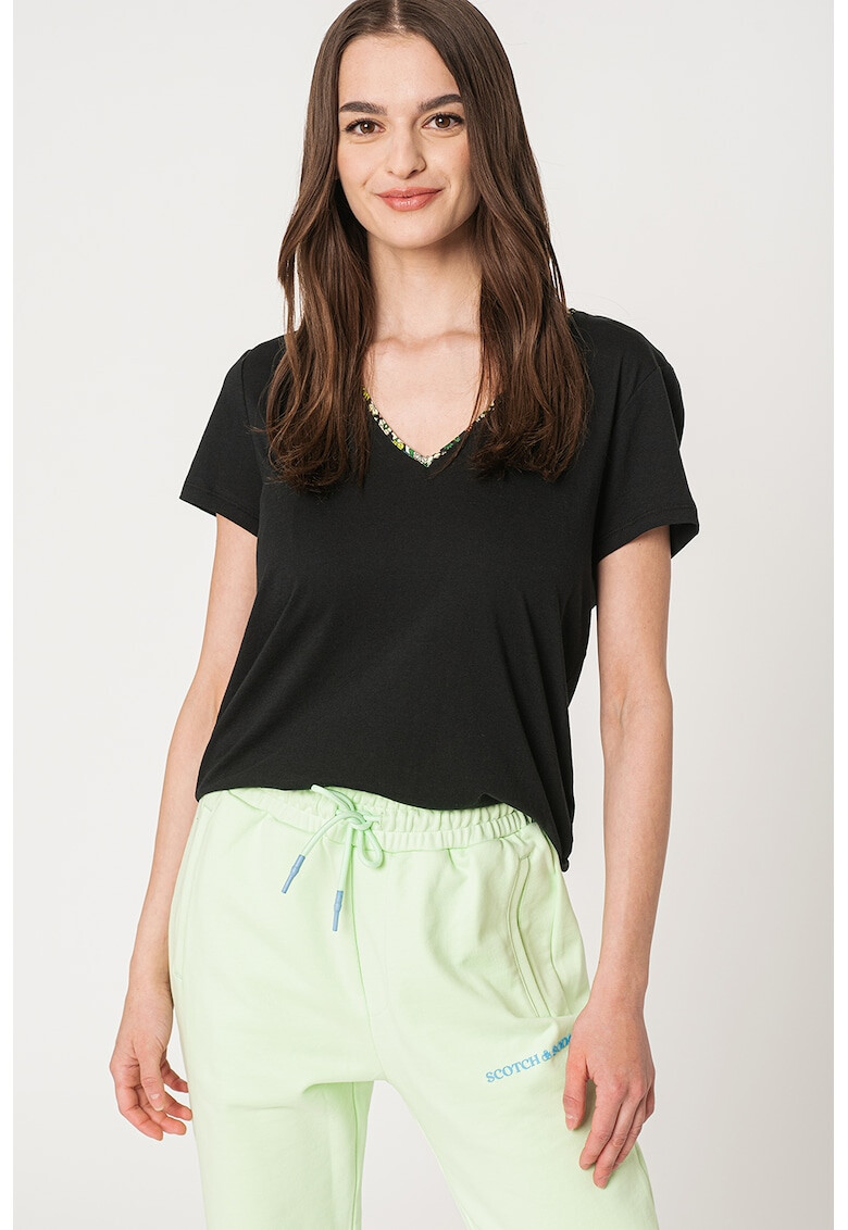 Maison Scotch Тениска с модал с шпиц деколте - Pepit.bg