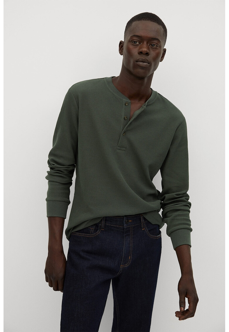 Mango Блуза Henley с цепка с копчета - Pepit.bg