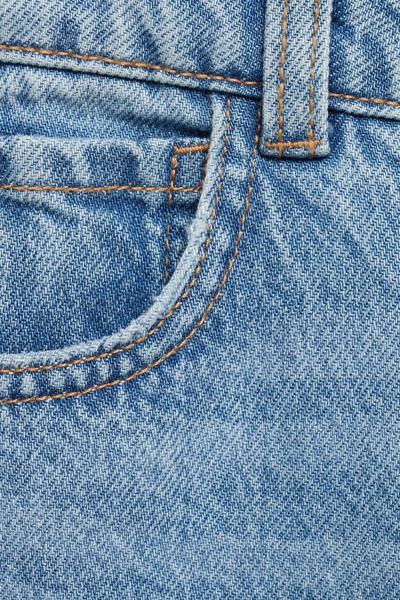 Mango Дънки стил Mom Fit с протрити зони - Pepit.bg
