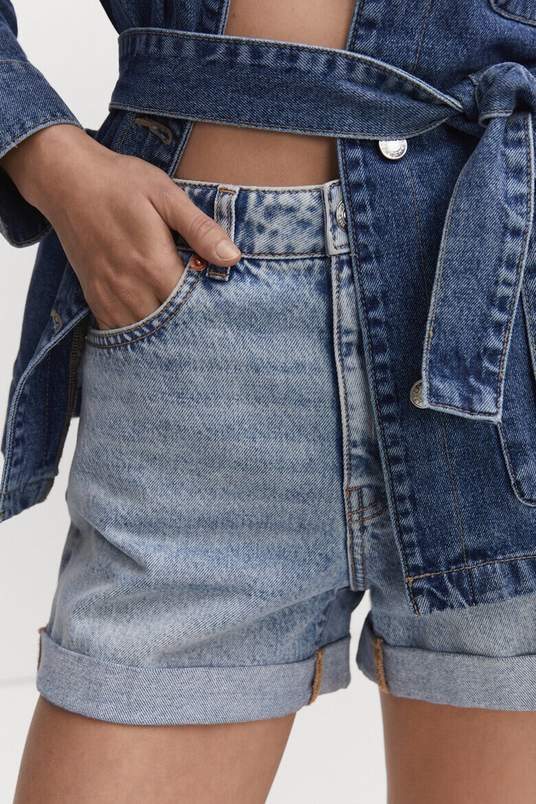 Mango Къс панталон стил Mom Fit от деним - Pepit.bg
