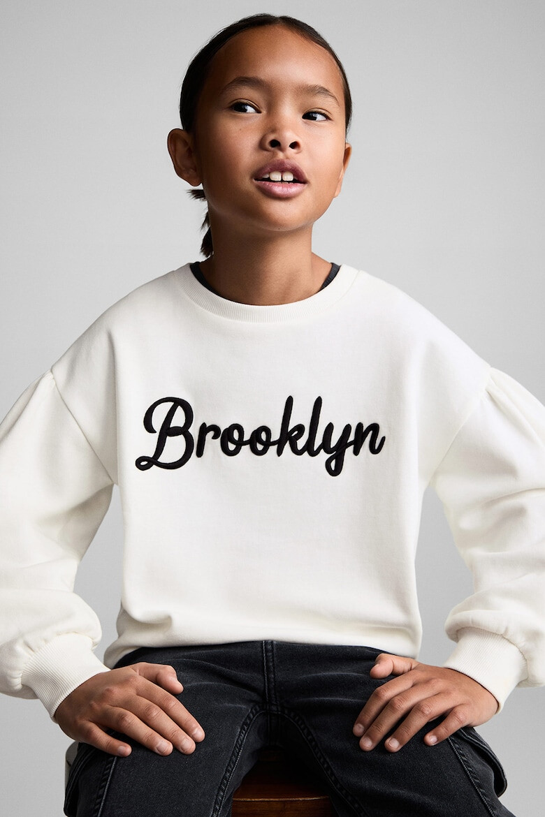 Mango Суитшърт Brooklyn с бродерии - Pepit.bg