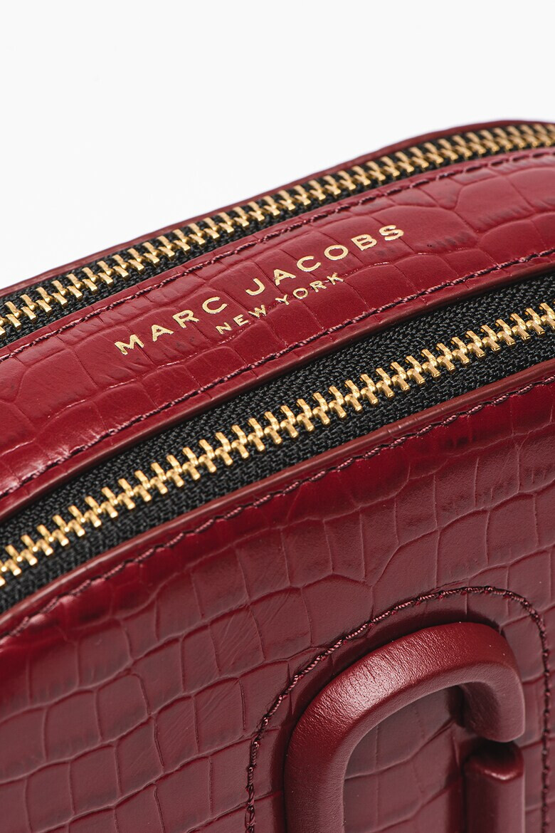 Marc Jacobs Кожена чанта през рамо Shutter с шагрен - Pepit.bg