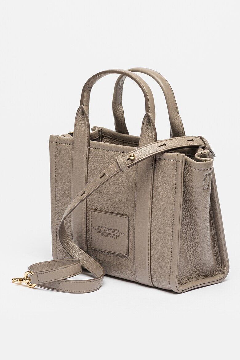 Marc Jacobs Кожена чанта The Small - Сиво-бежов - Pepit.bg