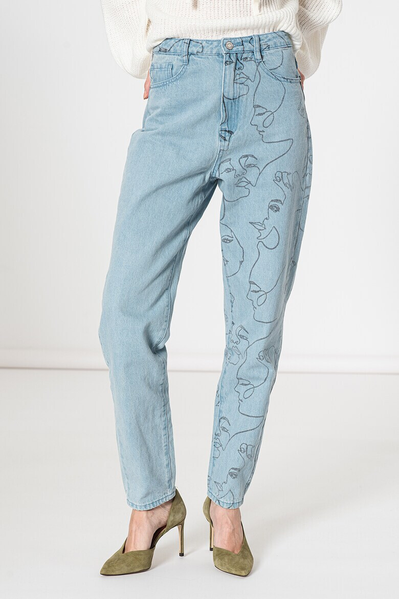 Missguided Дънки стил Mom Fit с фигурална шарка - Pepit.bg