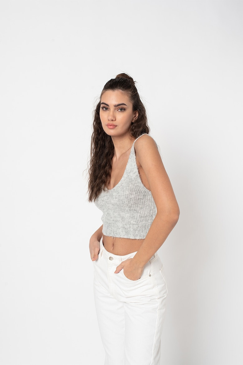 Missguided Къс плетен топ с шпиц - Pepit.bg