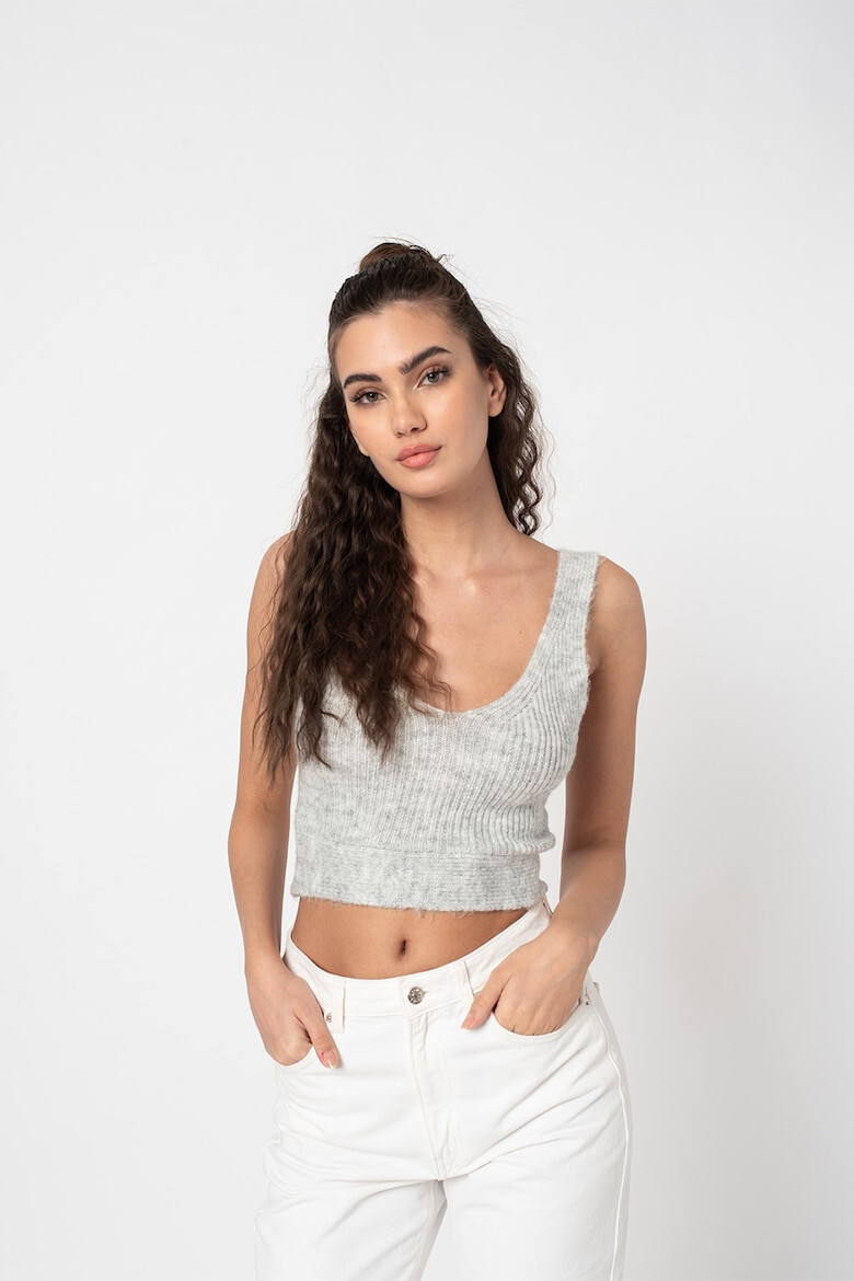 Missguided Къс плетен топ с шпиц - Pepit.bg