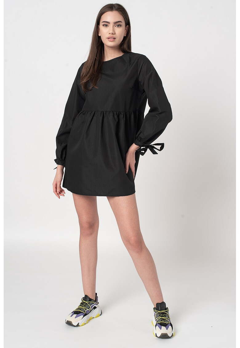 Missguided Къса рокля с връзки на маншетите - Pepit.bg