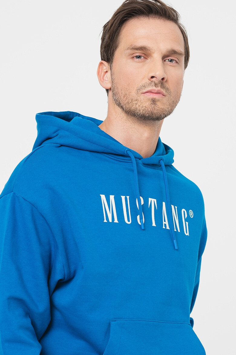 Mustang Худи с джоб кенгуру и лого - Pepit.bg