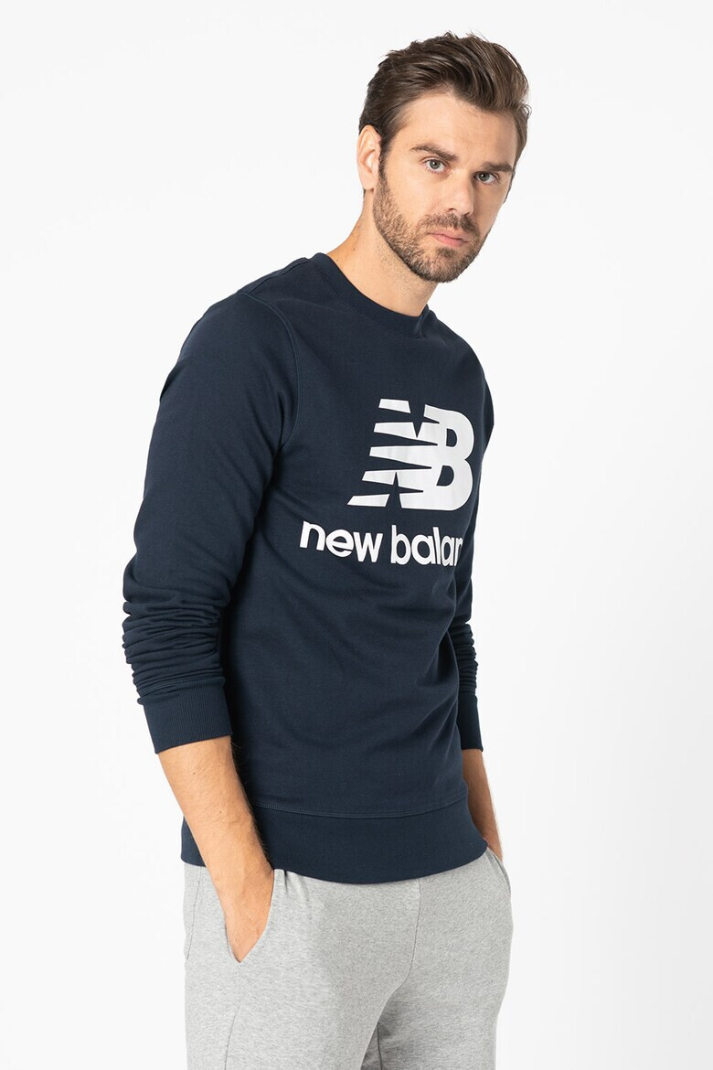 New Balance Суитшърт с лого Essentials - Pepit.bg