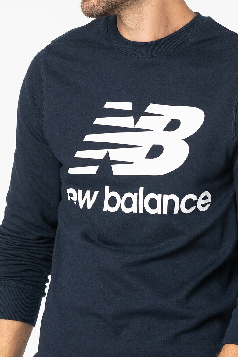 New Balance Суитшърт с лого Essentials - Pepit.bg