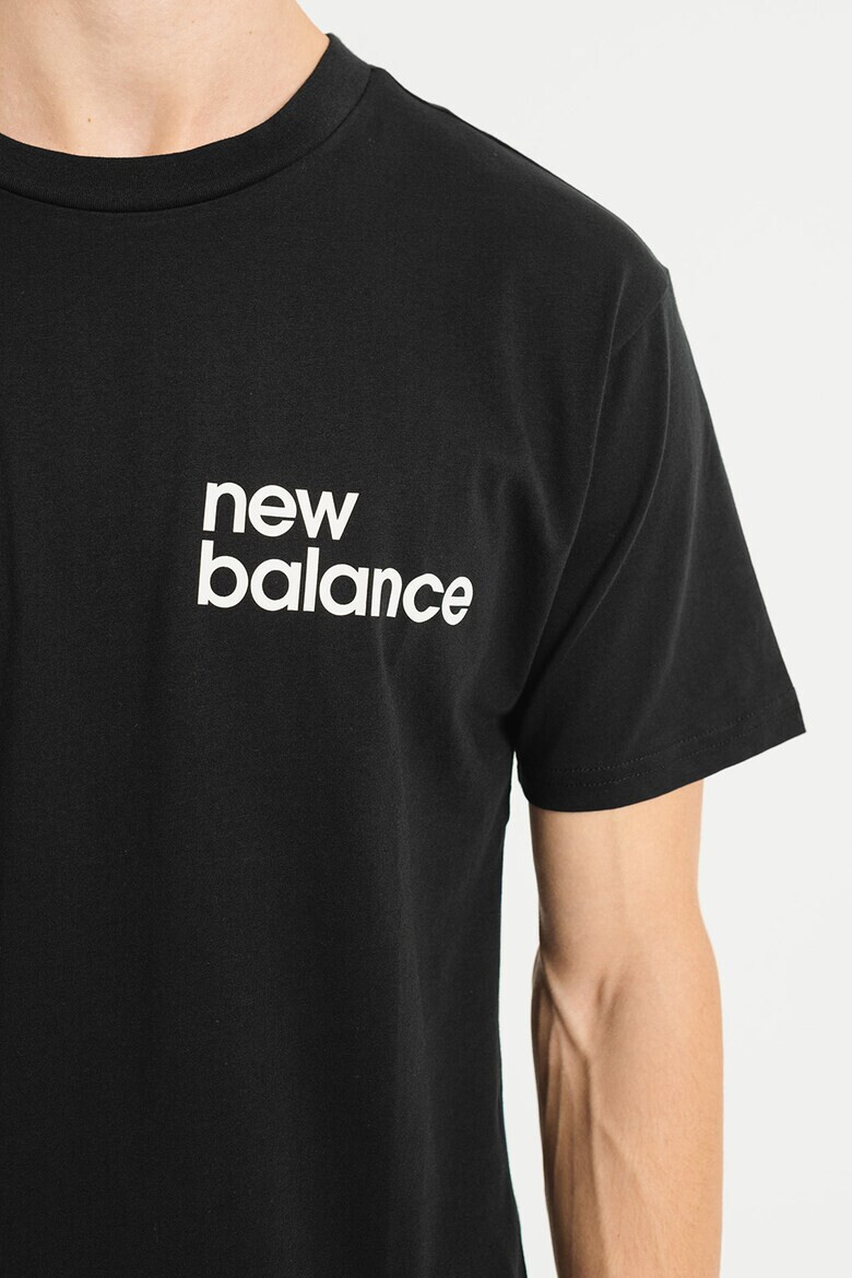 New Balance Тениска Essentials с контрастно лого - Pepit.bg