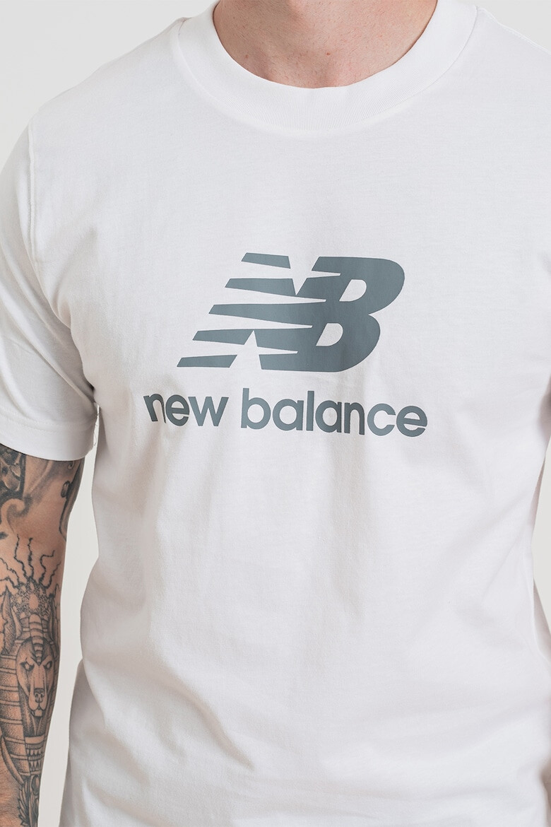 New Balance Тениска с овално деколте и лого - Pepit.bg