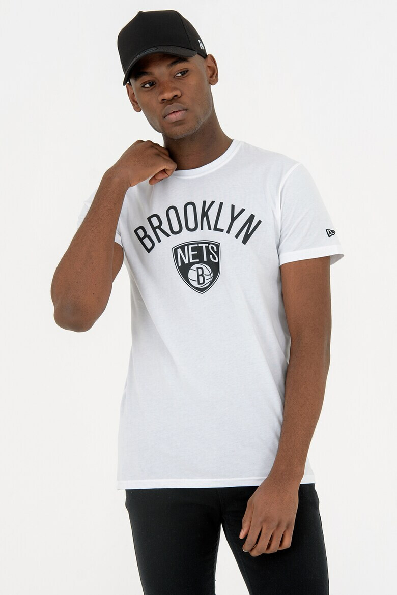 New Era Памучна тениска Brooklyn Nets - Pepit.bg