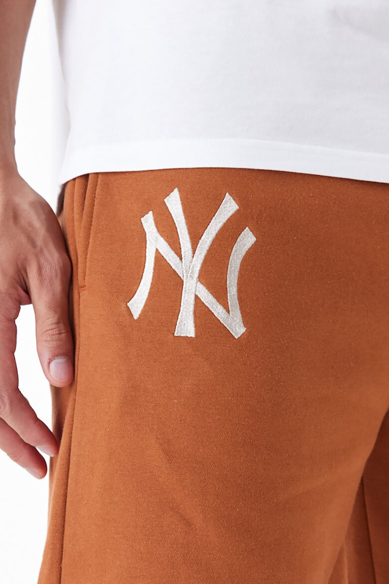 New Era Спортен панталон New York Yankees League Essential с памук - Pepit.bg