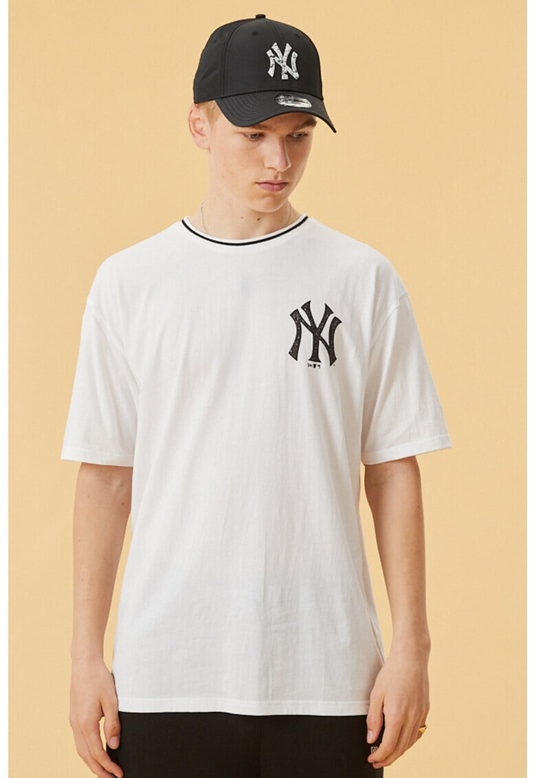 New Era Тениска New York Yankees с фигурална щампа - Pepit.bg