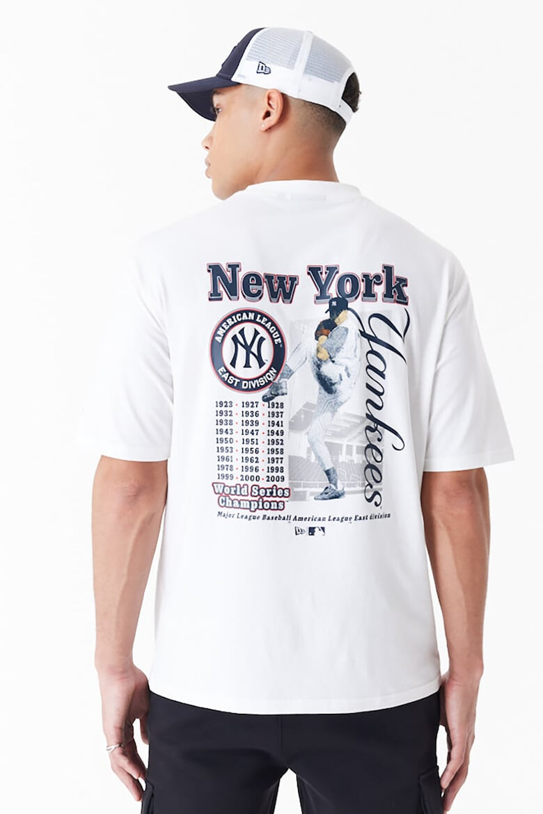 New Era Уголемена тениска с щампа на New York Yankees - Pepit.bg