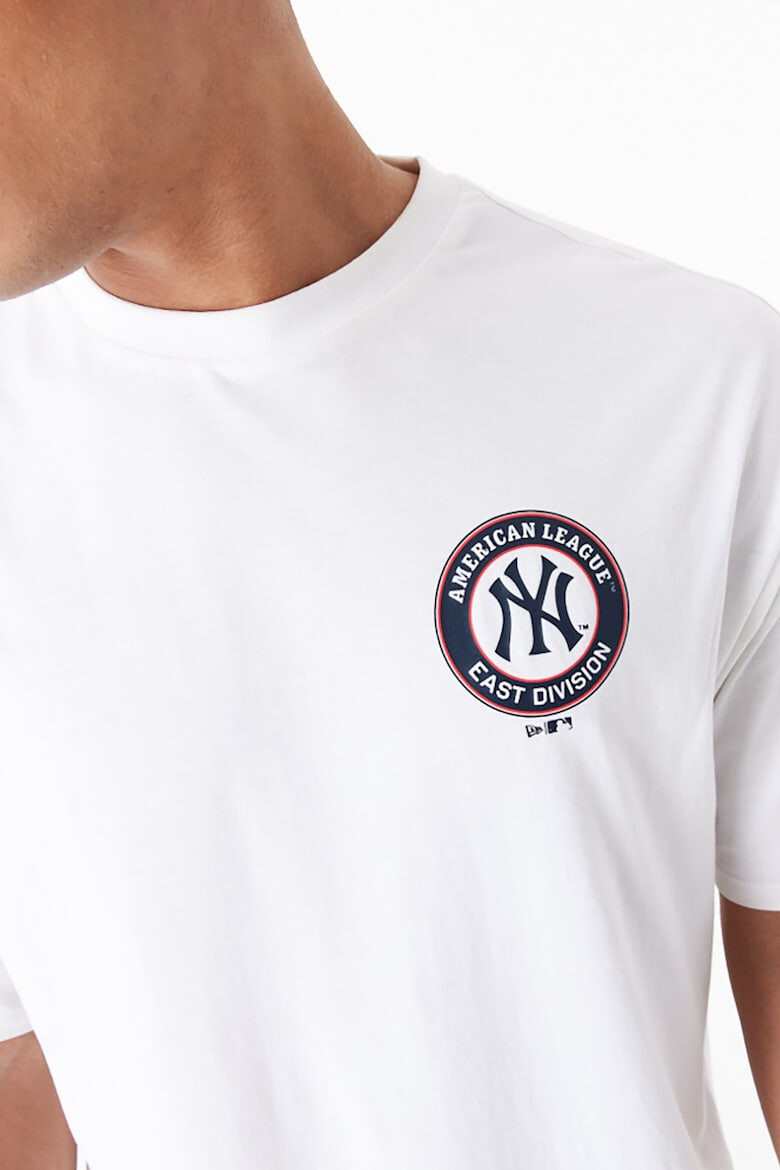 New Era Уголемена тениска с щампа на New York Yankees - Pepit.bg