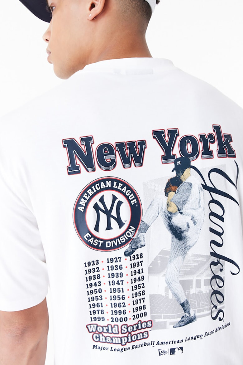 New Era Уголемена тениска с щампа на New York Yankees - Pepit.bg