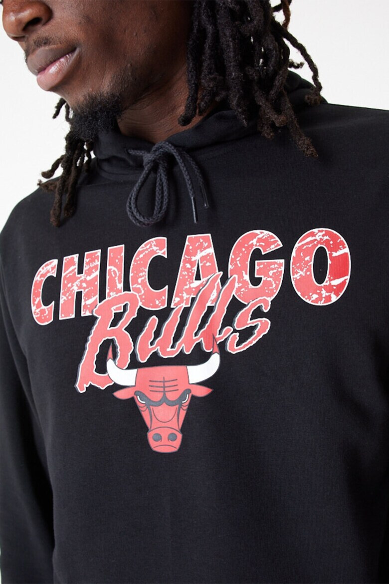 New Era Уголемено худи Chicago Bulls с принт - Pepit.bg