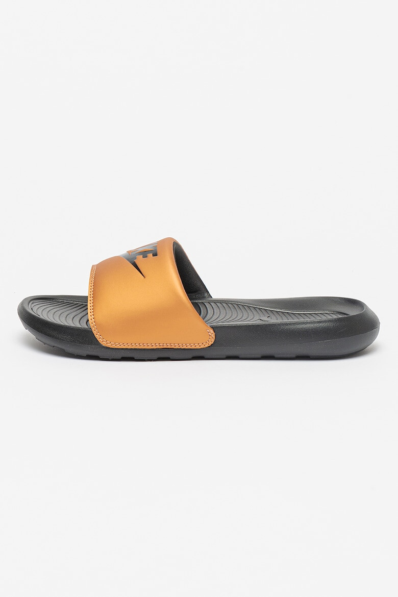 Nike Чехли Victori One с лого - Pepit.bg