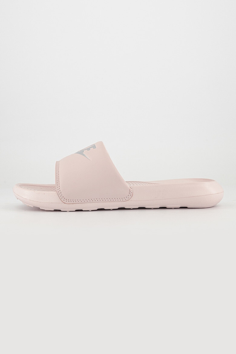Nike Чехли Victori One с лого - Pepit.bg