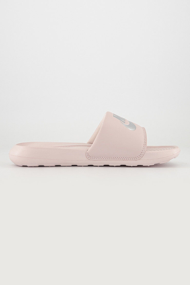 Nike Чехли Victori One с лого - Pepit.bg