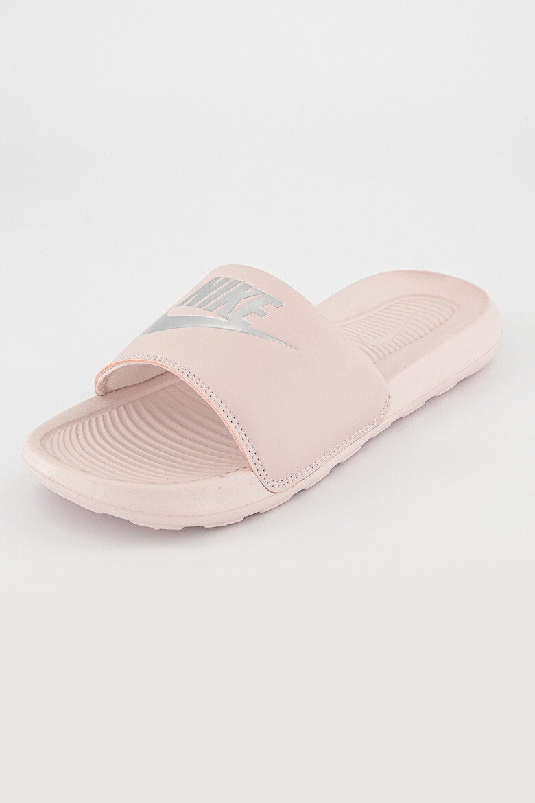 Nike Чехли Victori One с лого - Pepit.bg
