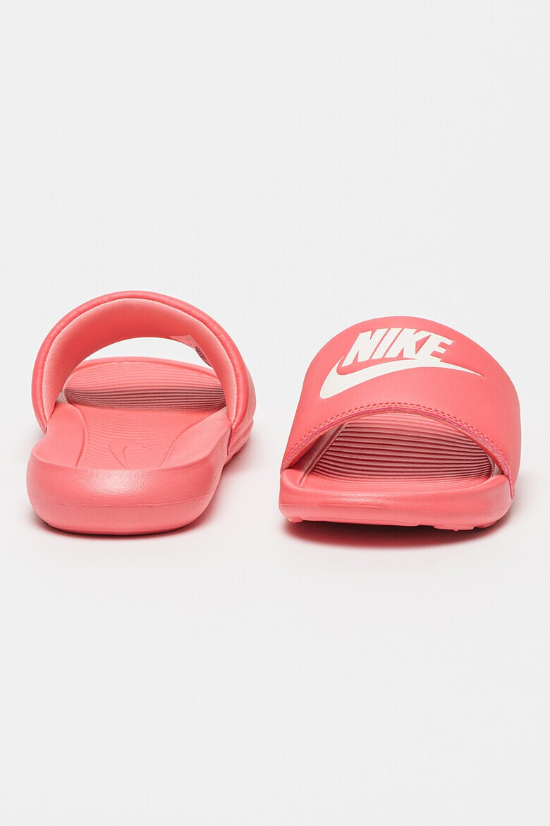 Nike Чехли Victori One с лого - Pepit.bg