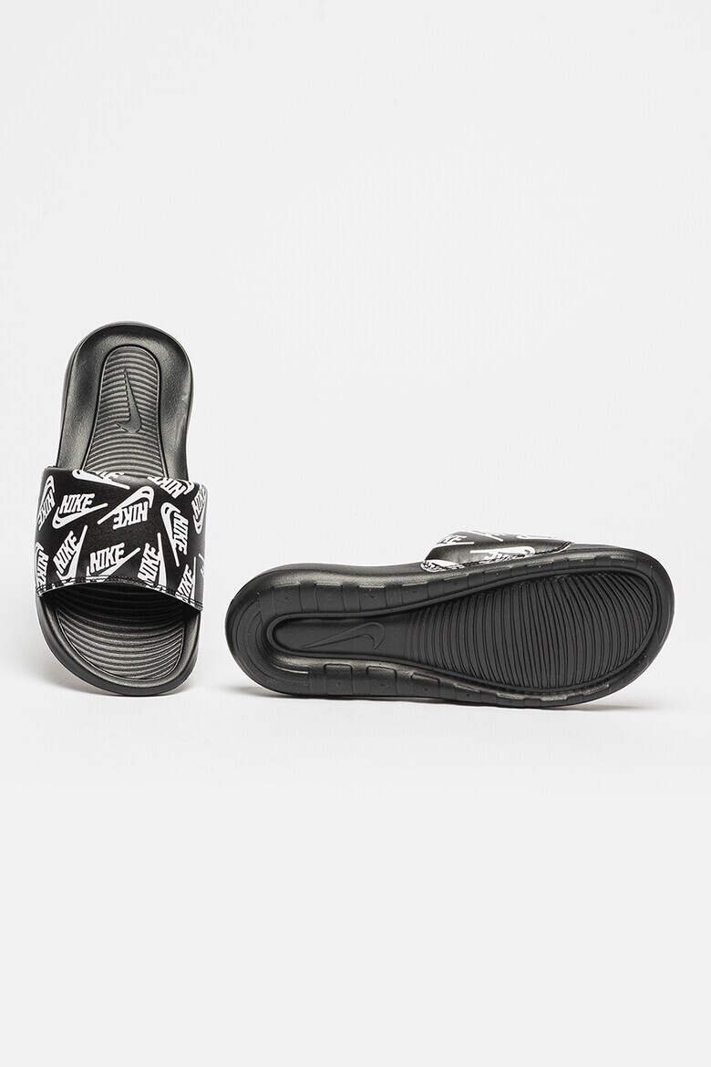 Nike Чехли Victori One с лого - Pepit.bg