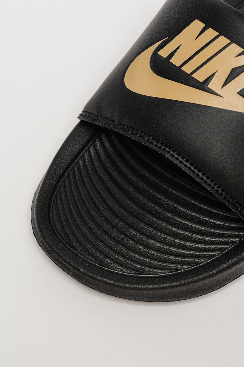 Nike Чехли Victori с лого - Pepit.bg