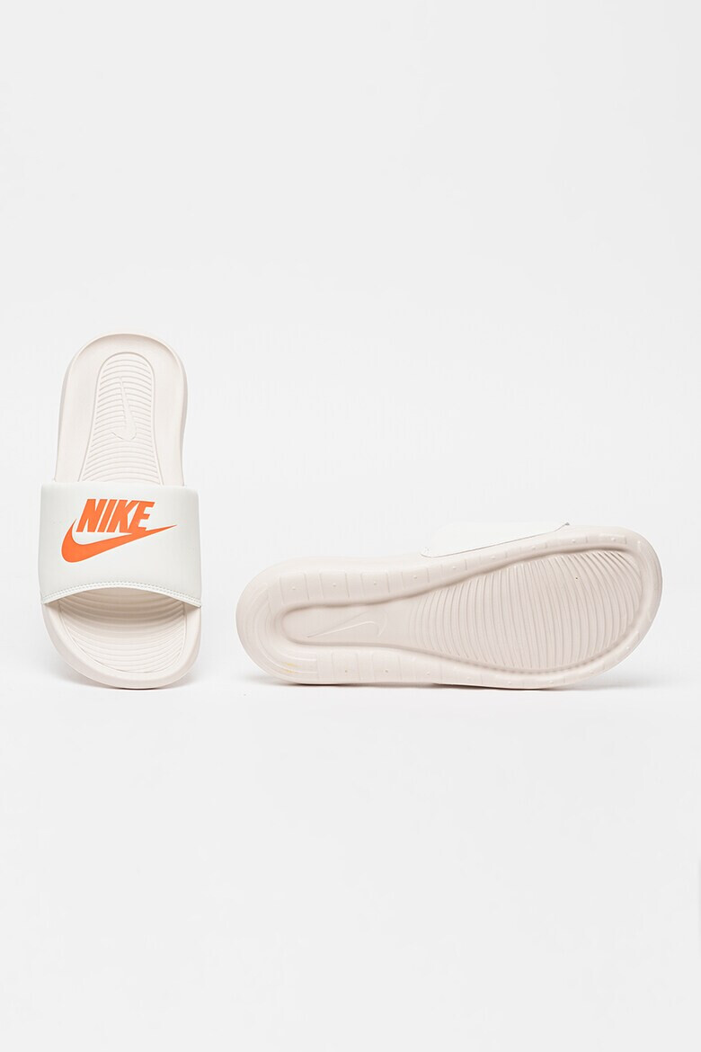 Nike Чехли Victori с лого - Pepit.bg