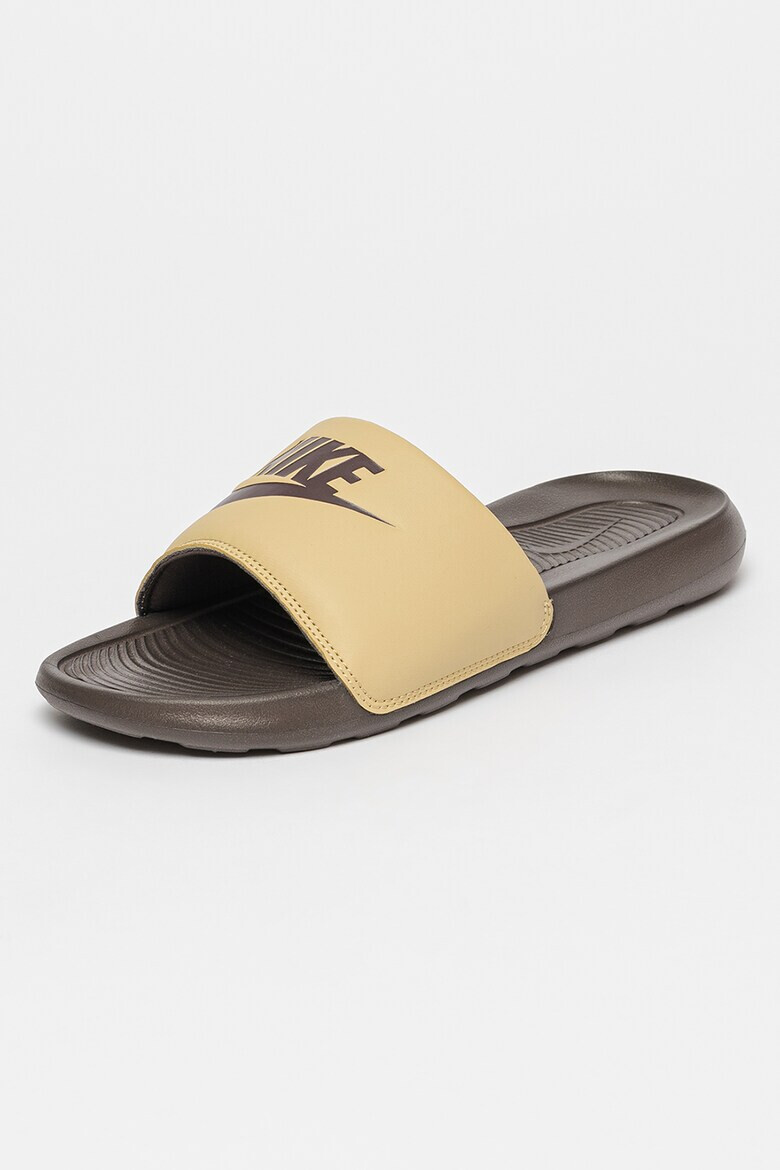 Nike Чехли Victori с лого - Pepit.bg