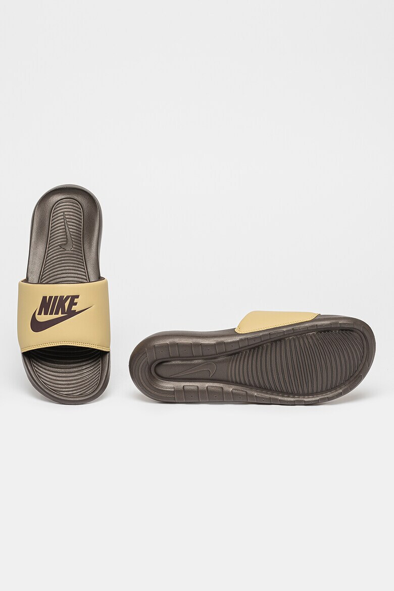 Nike Чехли Victori с лого - Pepit.bg