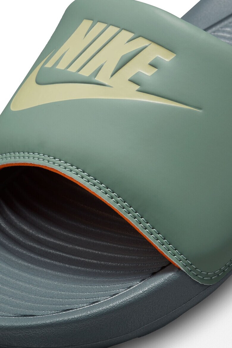 Nike Чехли Victori с лого - Pepit.bg