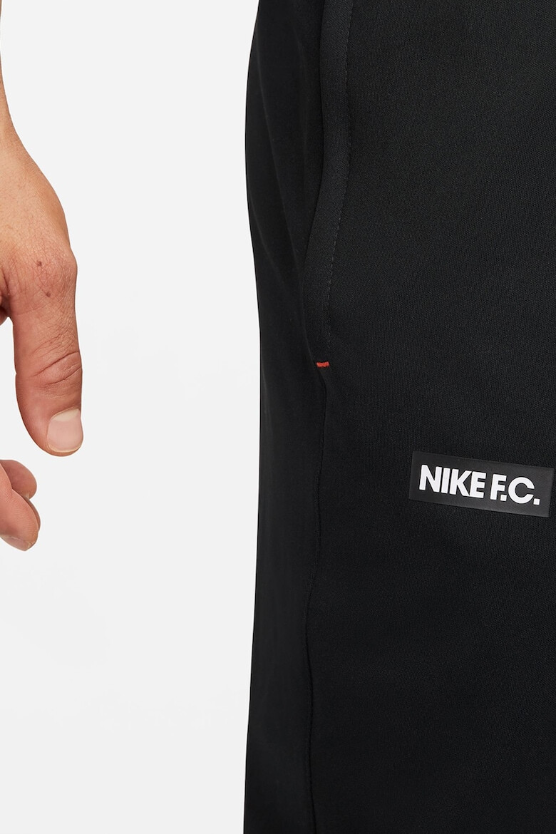 Nike Фитнес екип Dri-Fit с лого - Pepit.bg