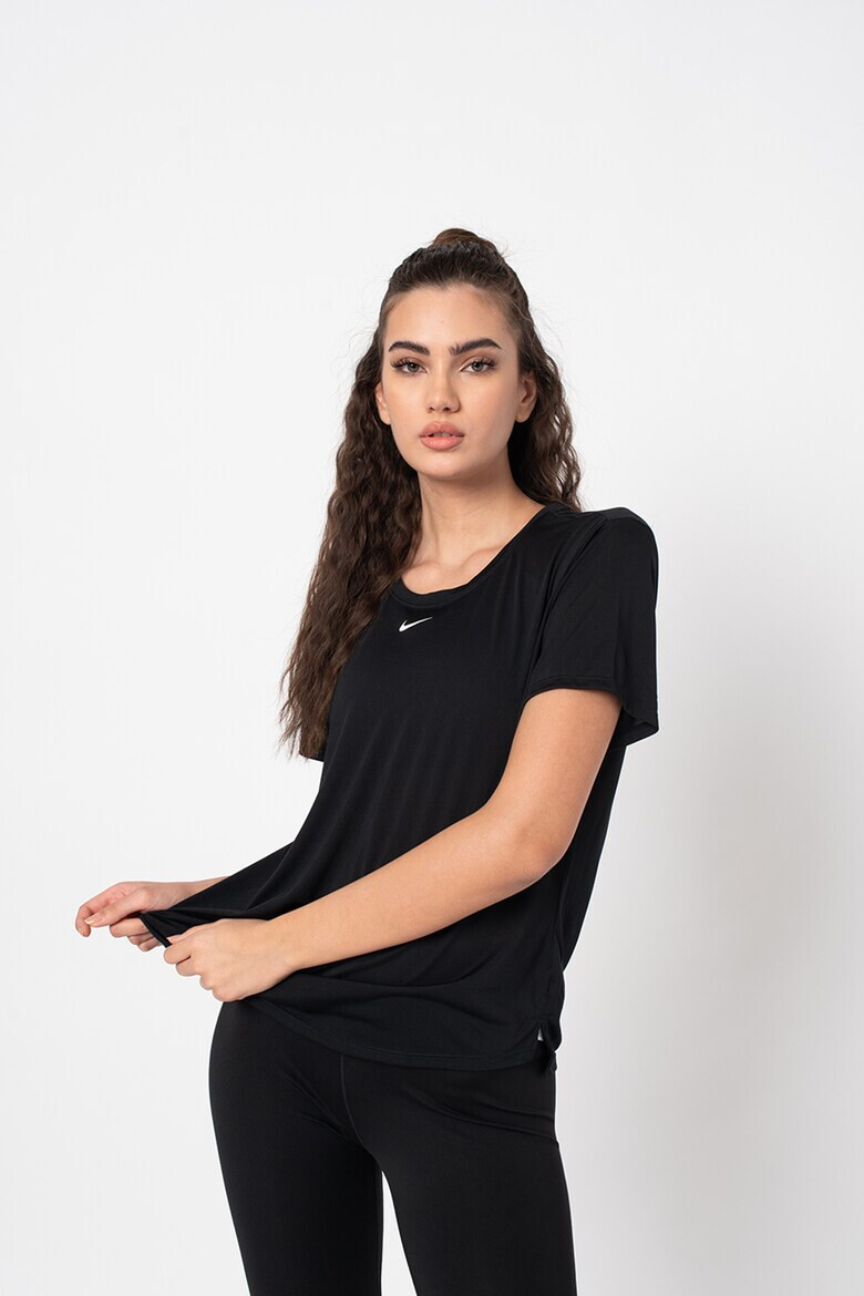 Nike Фитнес тениска One с Dri-Fit - Pepit.bg