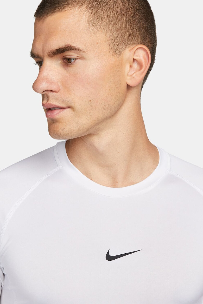 Nike Футболна блуза с Dri-FIT по тялото - Pepit.bg