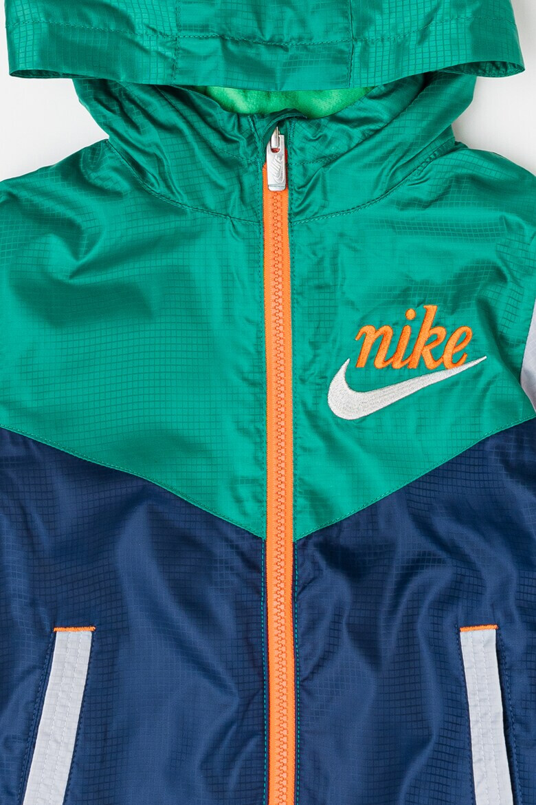 Nike Яке с качулка и лого - Pepit.bg